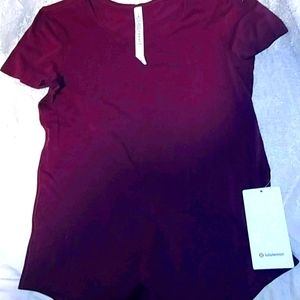 Lululemon t shirt
